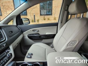 Kia Carnival 9-Seater Prestige 2020 года из Южной Кореи
