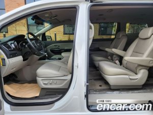 Kia Carnival 9-Seater Prestige 2020 года из Южной Кореи