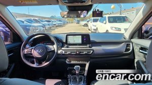Kia Seltos Дизель 1.6 2WD 2020 года из Южной Кореи