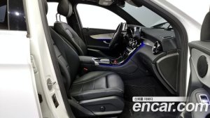 Mercedes-Benz GLC-Class GLC300e 4MATIC 2020 года из Южной Кореи