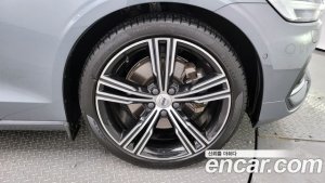 Volvo S60 B5 Inscription 2021 года из Южной Кореи