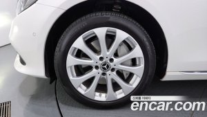 Mercedes-Benz E-Class E300 4MATIC Exclusive 2020 года из Южной Кореи