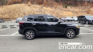 Kia Seltos Бензин 1.6 Turbo 2WD 2022 года из Южной Кореи