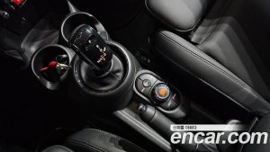 Mini Cooper 5Door CLASSIC 2022 года из Южной Кореи