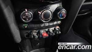 Mini Cooper 5Door CLASSIC 2022 года из Южной Кореи