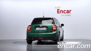 Mini Cooper 5Door DEFAULT 2021 года из Южной Кореи