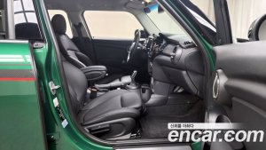 Mini Cooper 5Door DEFAULT 2021 года из Южной Кореи