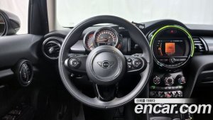 Mini Cooper 5Door DEFAULT 2021 года из Южной Кореи