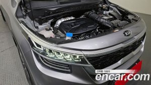 Kia Seltos Бензин 1.6 Turbo 4WD 2022 года из Южной Кореи