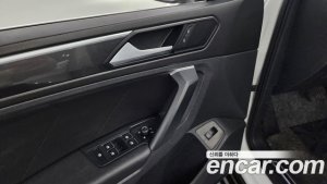 Volkswagen Tiguan 2.0 TDI Premium 2020 года из Южной Кореи