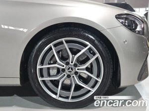 Mercedes-Benz E-Class E220d 4MATIC AMG Line 2021 года из Южной Кореи