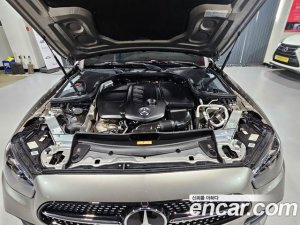 Mercedes-Benz E-Class E220d 4MATIC AMG Line 2021 года из Южной Кореи
