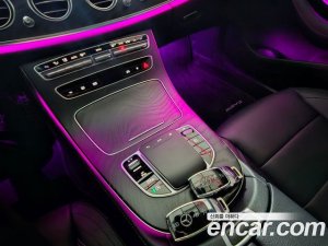 Mercedes-Benz E-Class E220d 4MATIC AMG Line 2021 года из Южной Кореи