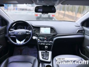 Hyundai AVANTE 1.6 2020 года из Южной Кореи