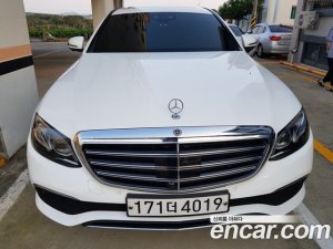 Mercedes-Benz E-Class E300 4MATIC Exclusive 2020 года из Южной Кореи