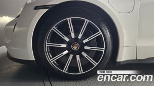 Porsche Taycan 4S 2021 года из Южной Кореи