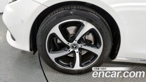 Mercedes-Benz E-Class E250 Avantgarde 2020 года из Южной Кореи