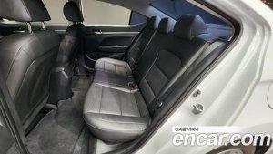 Hyundai AVANTE 1.6 2020 года из Южной Кореи