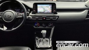 Kia Seltos Бензин 1.6 Turbo 2WD 2022 года из Южной Кореи