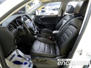 Volkswagen Tiguan 2.0 TDI Prestige 2020 года из Южной Кореи