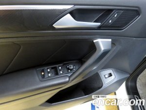 Volkswagen Tiguan 2.0 TDI Prestige 2020 года из Южной Кореи