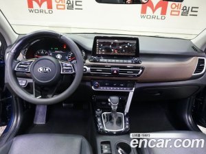 Kia Seltos Дизель 1.6 2WD 2020 года из Южной Кореи