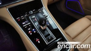 Porsche Panamera 3.0 AWD 2020 года из Южной Кореи