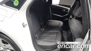 Audi A4 40 TFSI Premium 2021 года из Южной Кореи