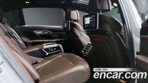 BMW 7-Series 730Ld xDrive M Sport 2020 года из Южной Кореи