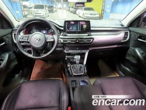 Kia Seltos Бензин 1.6 Turbo 2WD 2022 года из Южной Кореи
