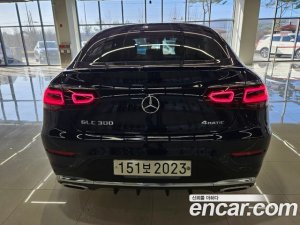Mercedes-Benz GLC-Class GLC300 4MATIC Premium Coupe 2020 года из Южной Кореи