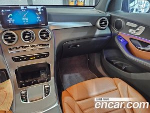 Mercedes-Benz GLC-Class GLC300 4MATIC Premium Coupe 2020 года из Южной Кореи