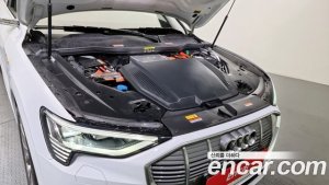 Audi e-tron 55 4WD 2020 года из Южной Кореи
