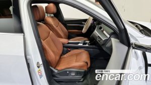 Audi e-tron 55 4WD 2020 года из Южной Кореи