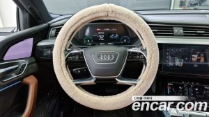 Audi e-tron 55 4WD 2020 года из Южной Кореи