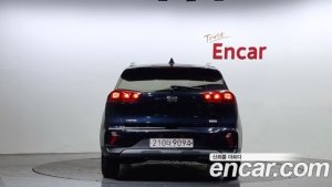 Kia Niro 1.6 HEV 2020 года из Южной Кореи