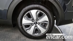 Kia Niro 1.6 HEV 2020 года из Южной Кореи