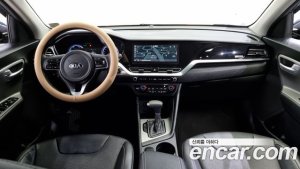 Kia Niro 1.6 HEV 2020 года из Южной Кореи