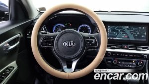 Kia Niro 1.6 HEV 2020 года из Южной Кореи