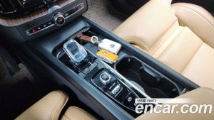 Volvo XC60 T8 Inscription 2021 года из Южной Кореи