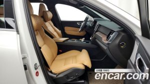 Volvo XC60 T8 Inscription 2021 года из Южной Кореи