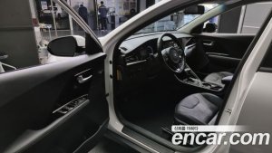 Kia Niro 1.6 HEV 2020 года из Южной Кореи