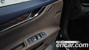 Maserati Quattroporte 3.0 V6 GranLusso 2020 года из Южной Кореи