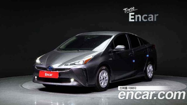 Toyota Prius 1.8 2022 года из Кореи