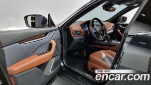 Maserati Levante 3.0 AWD GranLusso 2020 года из Южной Кореи