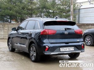 Kia Niro 1.6 HEV 2020 года из Южной Кореи
