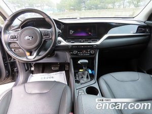 Kia Niro 1.6 HEV 2020 года из Южной Кореи