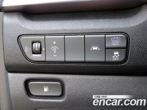Kia Niro 1.6 HEV 2020 года из Южной Кореи