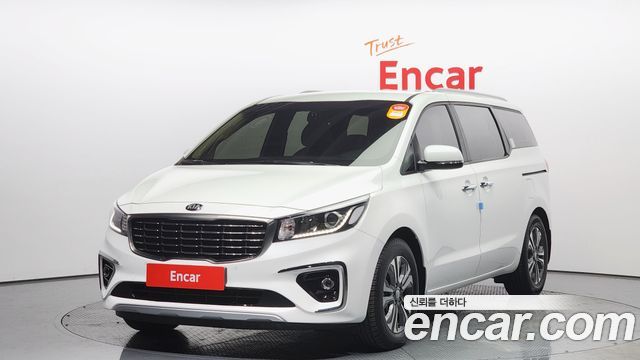 Kia Carnival 9-Seater Luxury 2020 года из Кореи