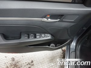 Hyundai AVANTE 1.6 2020 года из Южной Кореи